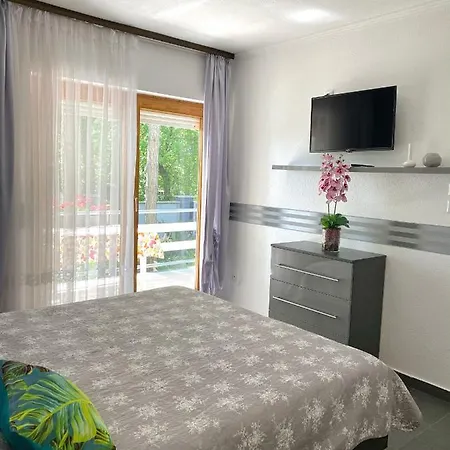 Pearl 3* שיופוק